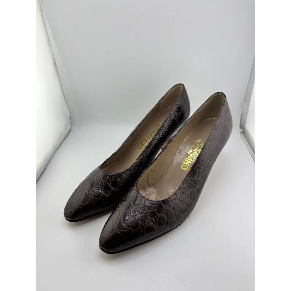 Salvatore Ferragamo Brown Croc Embossed Leather Pumps Heels DE 9237 10 B Italy